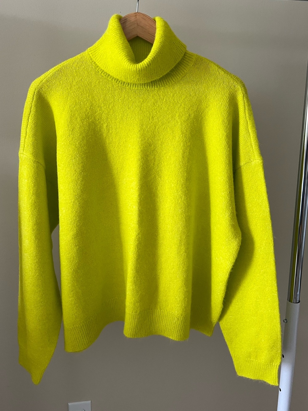 Citron neon yellow turtleneck sweater size XL